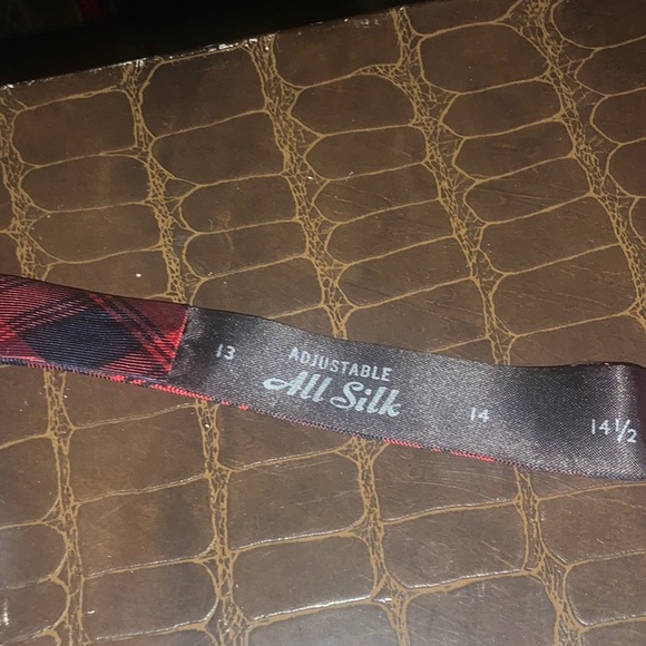 Men’s Land Ends Silk BowTie “Royal Stewart Tartan. EUC - Picture 3 of 4